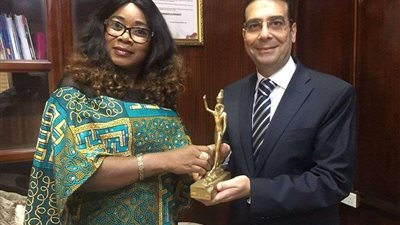 سفير مصر في غانا يبحث سبل التعاون بمجال رعاية الشباب (صور)