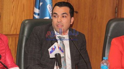 عاطف الشريف يكشف دور السوشيال ميديا في نشر الشائعات