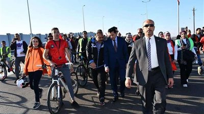 وزير الرياضة يطلق فعاليات ماراثون دراجات بمحور شينزو آبي