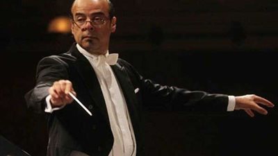 قائد أوركسترا الفيلهارموني: موسيقى الموكب من الأشعار الحقيقية