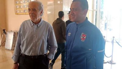 سامي قمصان يصل تونس للتواجد مع بعثة الأهلي