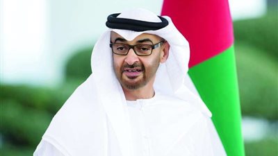شاهد.. محمد بن زايد يلتقي زملاء الدراسة