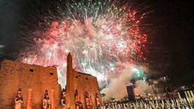 عمرو أديب يتغزل في إشادة صحف العالم بإفتتاحية طريق الكباش