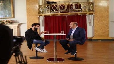 مفاجأة.. عمرو أديب يكشف المبلغ المدفوع لـ صلاح في لقاءه