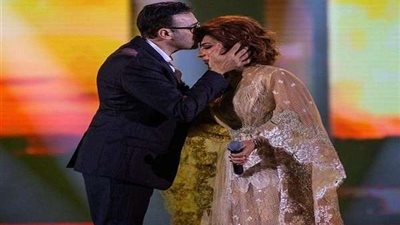 أصالة تفاجئ صابر الرباعي بالغناء معه