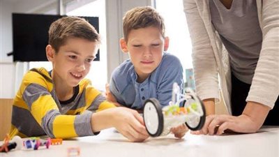 أمن الجيزة يكشف غموض هروب سيدة تركت توأمها بحضانة في أوسيم