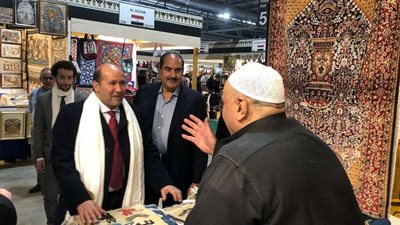 سفيرنا بإيطاليا يشيد بمستوى العارضين بـ