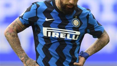 أثناء ديربي إيطاليا.. منزل فيدال انقلب رأسًا على عقب.. اعرف القصة