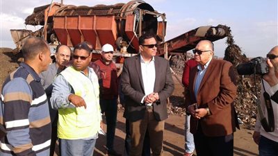 محافظ الدقهلية يتفقد مصانع تدوير القمامة بقلابشو