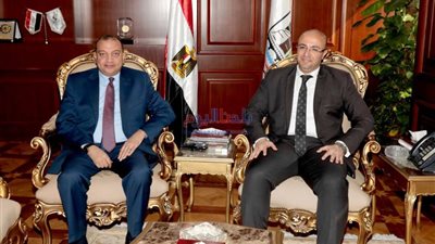 رئيس جامعة بني سويف يهنئ المحافظ الجديد بتوليه مهام منصبه