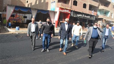 محافظ القليوبية يتابع أعمال رصف شارع أحمد عرابي بحي غرب شبرا الخيمة