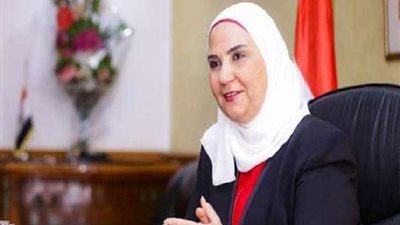 بشري سارة تحملها 