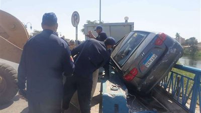 اصابة 4 أشخاص بينهم 2 أمريكيين في حادث تصادم سيارتين بالمنيا