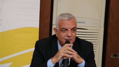 مبارك يترأس مائدة لمناقشة سبل تأهيل خريجي كلية الزراعة