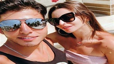 خاص| بعد الفيديو الإباحي.. زوج 