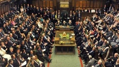 فيسبوك تزيل 7 إعلانات للمحافظين في بريطانيا لهذا السبب