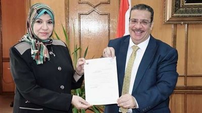 رئيس جامعة قناة السويس يجدد الثقة في أمين الجامعة المساعد