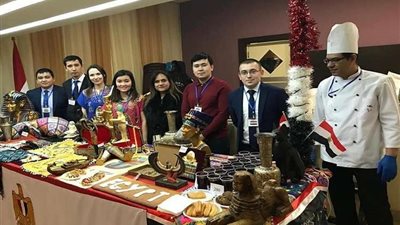 السفارة المصرية بكازاخستان تشارك في البازار الخيري السنوي (صور)