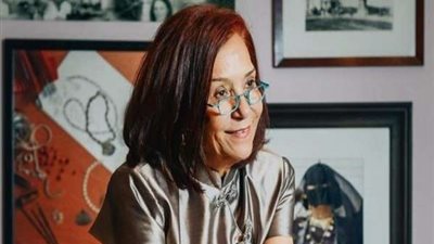 مصممة المجوهرات: كتبت مذاكرتي بتشجيع من الجميع