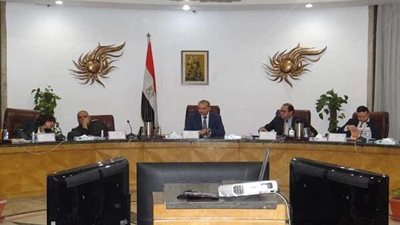 رئيس التنمية الحضرية يعقد اجتماعه الأول لبحث مشروعات الصندوق