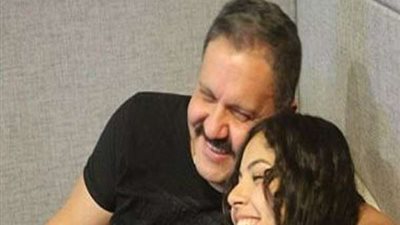 لأول مرة..  دويتو يجمع إدوارد وابنته ماريا بأغنية 