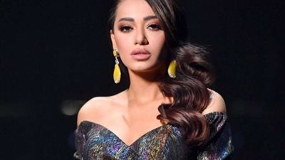 رحمة رياض تشارك في افتتاح كاس العرب لكرة القدم.. حجر ورقة مقص