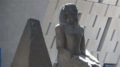 التحقيق مع 3 أشخاص متهمين بالتنقيب عن الآثار بمصر القديمة