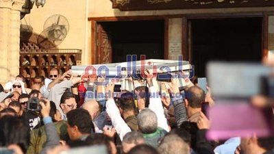 بالصور.. تشيع جثمان شعبان عبدالرحيم من مسجد السيدة نفيسة