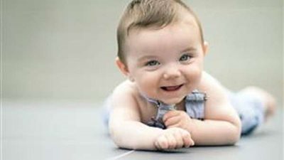 مدير وحدة التنمية البشرية يكشف عن 8 حركات لفهم لغة الطفل