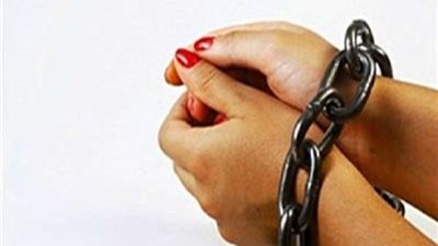 المتهمة بسرقة الشباب تدلي بأعترافات مثير أمام نيابة الغربية