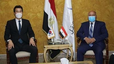 وزير النقل وسفير كوريا الجنوبية يبحثان مشروع نظم الإشارات والاتصالات