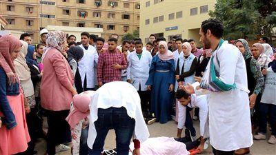 وكيل صحة الدقهلية يقرر غلق المدرسة الفنية بشربين بعد اختناق 86 طالبة