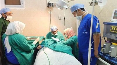 صحة الشرقية: إجراء عملية إزالة ورم حميد بالعين وتكيسات بالجفن ضمن بروتوكول تعاون مع الجامعة