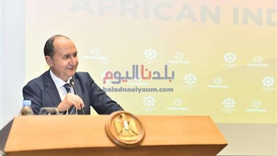 وزير الصناعة يصدر 3 قرارات وزارية بشأن الإلتزام بالإنتاج طبقًا للمواصفات القياسية