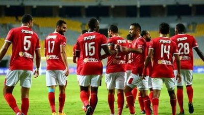 وفاة والد لاعب الأهلي السابق