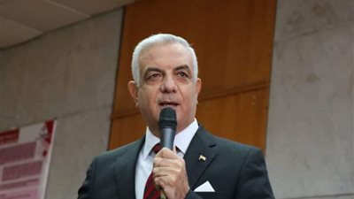 رئيس جامعة المنوفية يهنئ مجلس اتحاد الطلاب الجديد للعام الجامعى ٢٠٢١/ ٢٠٢٢