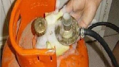 بسبب تسريب الغاز.. مصرع عامل وزوجته داخل المنزل بالمنيا