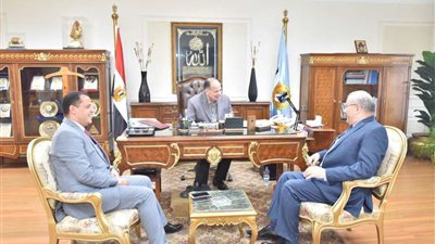 محافظ أسيوط يستقبل نائب رئيس جامعة أسيوط