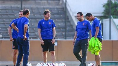 فايلر يجتمع بجهازه المعاون للتحضير لمباراة الهلال بدوري الأبطال