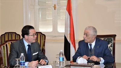 وزير التعليم يبحث مع سفير فرنسا بالقاهرة أوجه التعاون المشترك