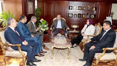 المحافظ يستقبل أعضاء مجلس إدارة نادي بني سويف الرياضي الجديد