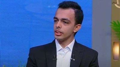 شاب من ذوي الهمم يقدم 