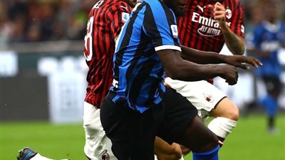 إنتر ميلان يستضيف روما للحفاظ على صدارة الدوري الإيطالي