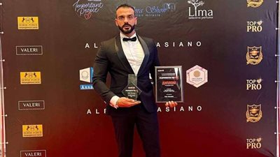 سيف الحكيم يفوز بجائزة أفضل خبير ريادة الأعمال والنجاح في روسيا
