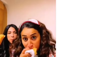 دينا الشربيني تسخر من الجيم والدايت بطريقة مثيرة (فيديو)