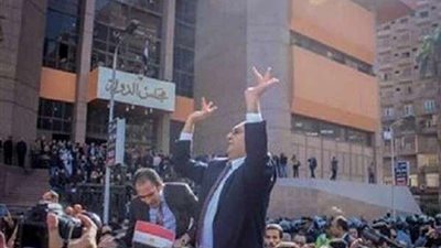 من أجل أموال قطر وتركيا.. صاحب واقة الإصبع