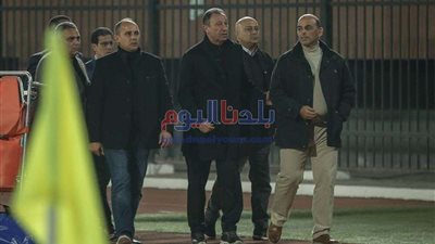 هتافات ضد مجلس الأهلي.. والخطيب يحتوي غضب الجماهير (صور)