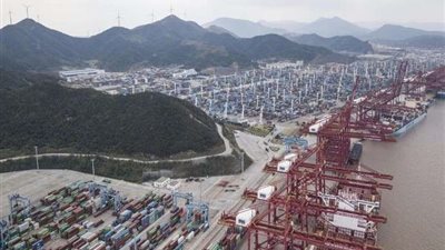 إغلاق أكبر ميناء صيني في العالم للمرة الثانية خلال العام الجاري