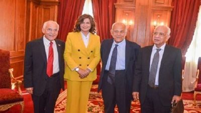 وزيرة الهجرة تشارك في حفل تخرج الدفعة الـ11 لكليتي إدارة الأعمال والاقتصاد بالجامعة البريطانية