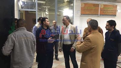 يستمع لطلبات المواطنين.. زيارة مفاجئة لمحافظ الفيوم للمستشفى العام